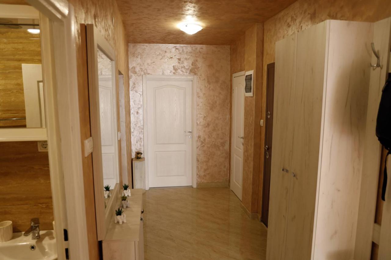 Apartment Alexandar Podgorica Buitenkant foto