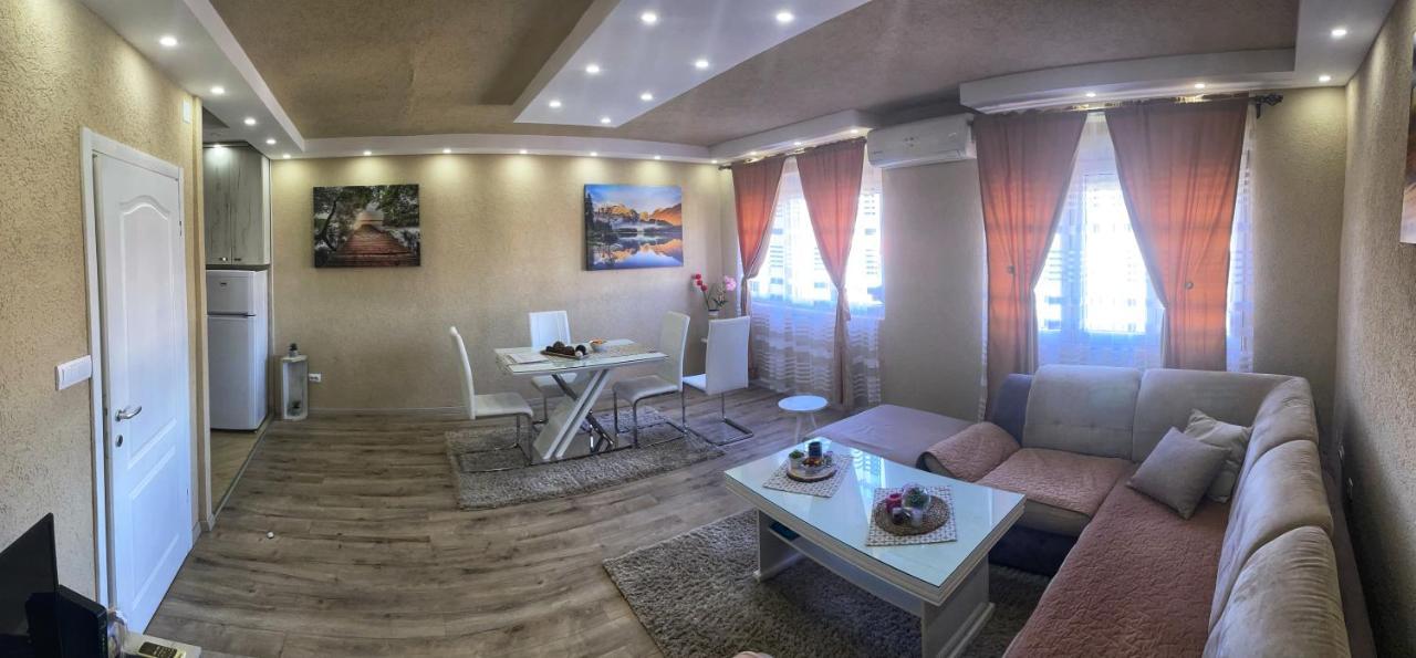Apartment Alexandar Podgorica Buitenkant foto